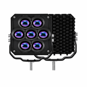 TB-241 PAR EXPLORADORA CUADRADA MINIDRIVING DE 7 LUPAS LÁSER, CON LUZ BLANCA Y AMARILLA DE ALTA INTENSIDAD, DISEÑADA PARA OFRECER UNA ILUMINACIÓN POTENTE Y DE MAYOR ALCANCE.